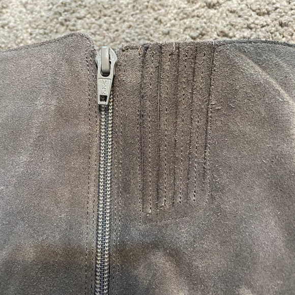 **Vionic Boots** - Picture 5 of 9